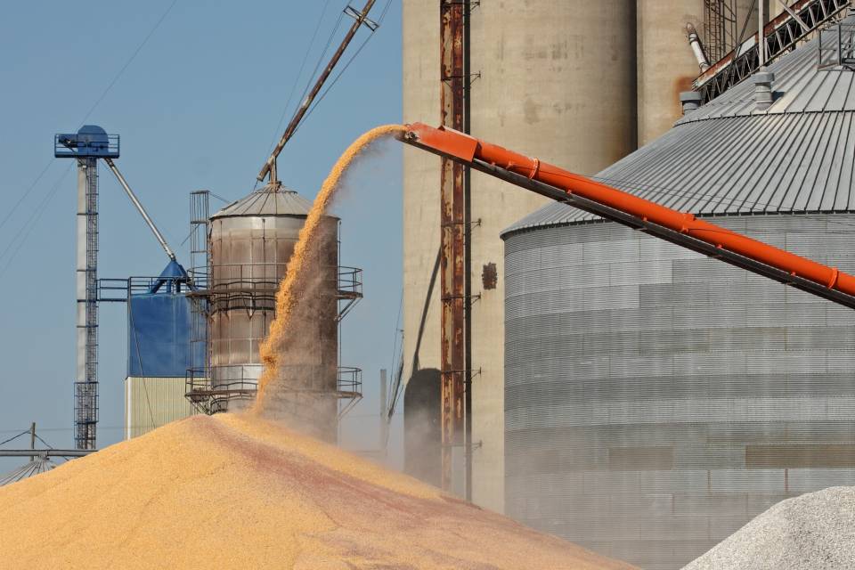 AGI and Boa Safra Ag partner to connect grain farms with expanded services