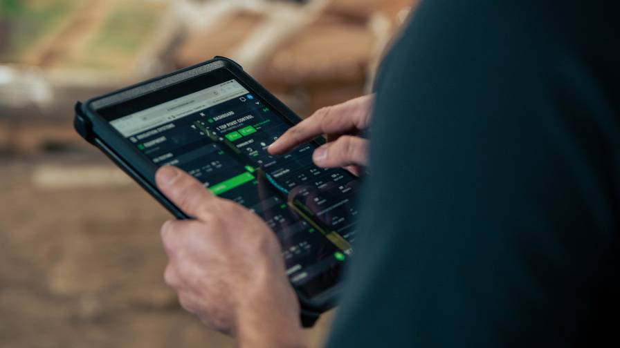 FieldNET Advisor simplifies irrigation decisions for growers, and now through advanced technology also improves the product’s return on investment with real-time data upgrades, whole farm management, and simplified subscriptions.