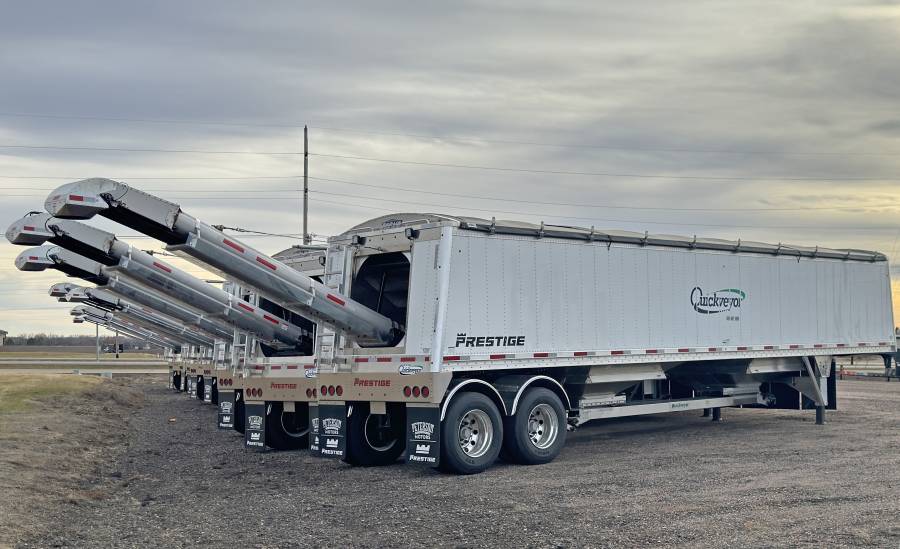 QVP38'/40’ Quickveyor 38’ Fertilizer Conveyor Trailer 