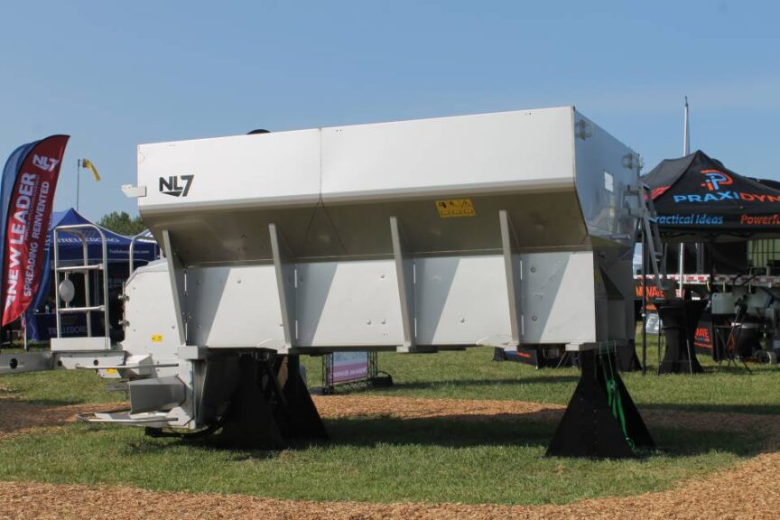 NL720 Spreader